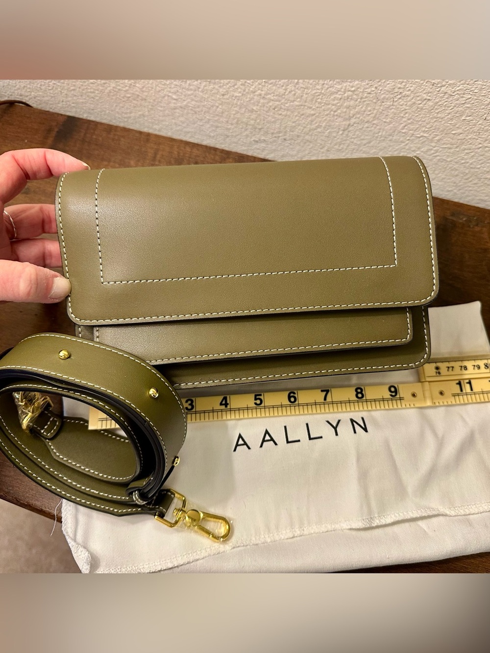 Aallyn Ingrid Shoulder/Crossbody Bag in Olive